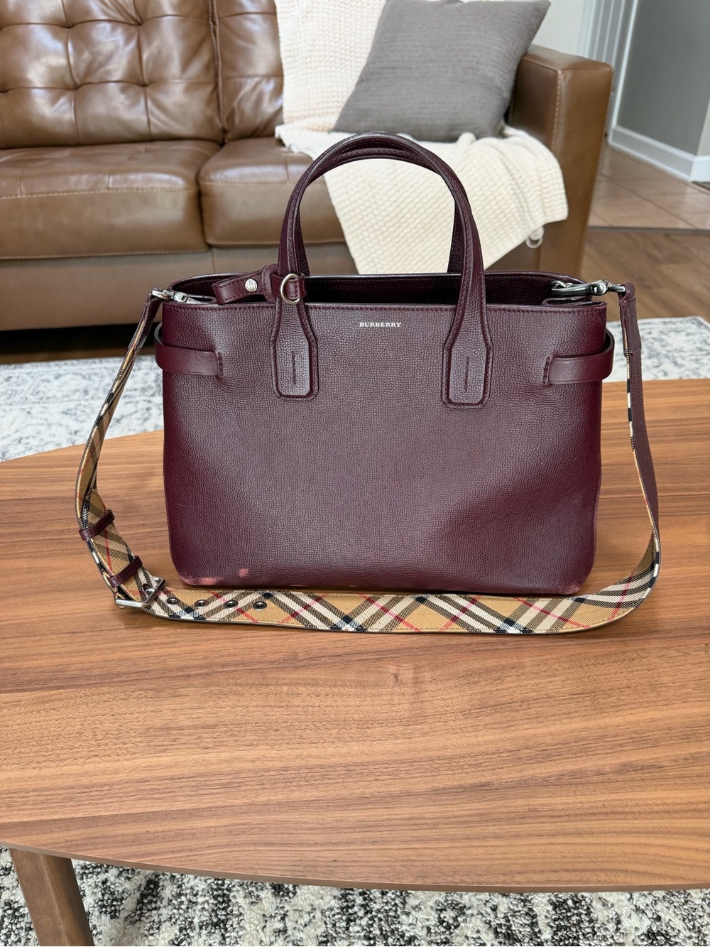 Authentic Burberry Medium Banner Tote in Burgundy / Mahogany Red Grained Leather